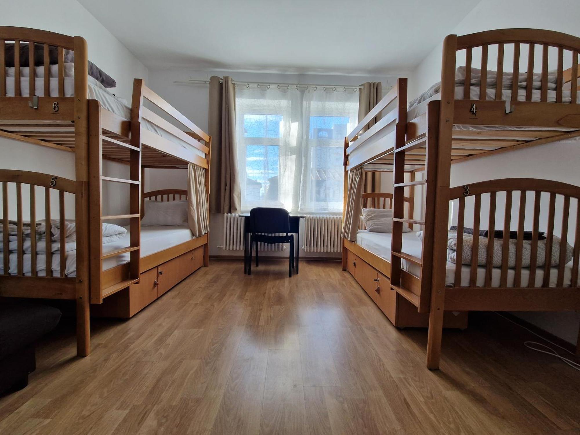Hostel Andrei Iasi Buitenkant foto