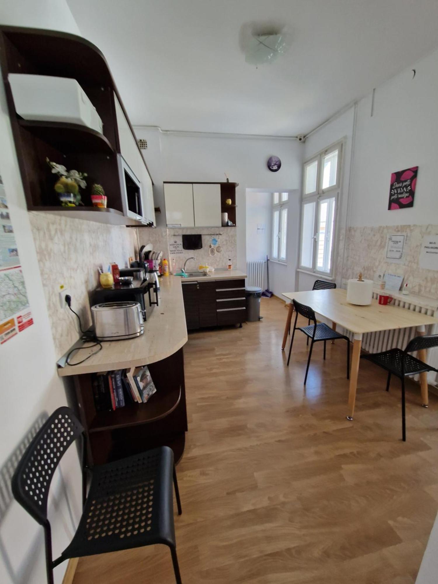 Hostel Andrei Iasi Buitenkant foto